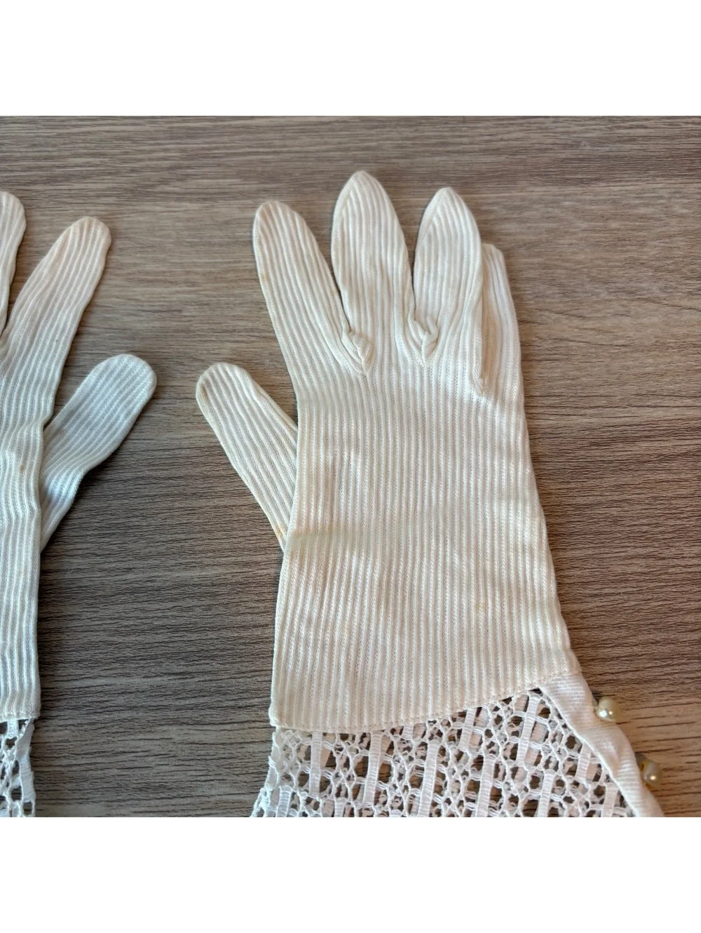 Vintage White Lace Gloves Bridal Victorian Formal Wedding Tea Party Costume